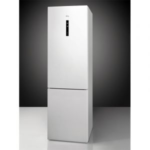 AEG RCB636E3MW 6000 Freestanding TwinTech® No Frost 60/40 Fridge Freezer in White