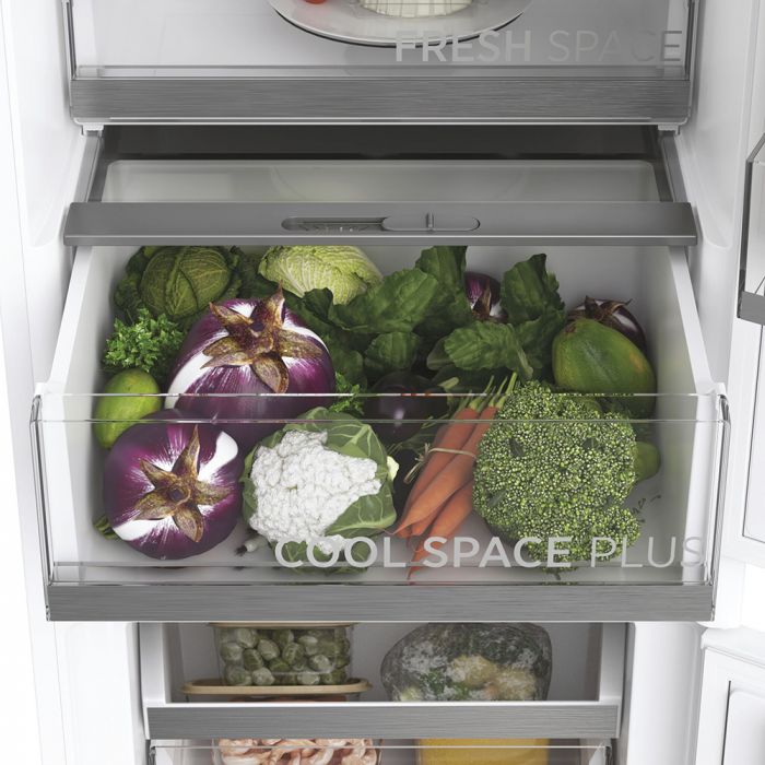 Hoover fridge 2024 freezer integrated